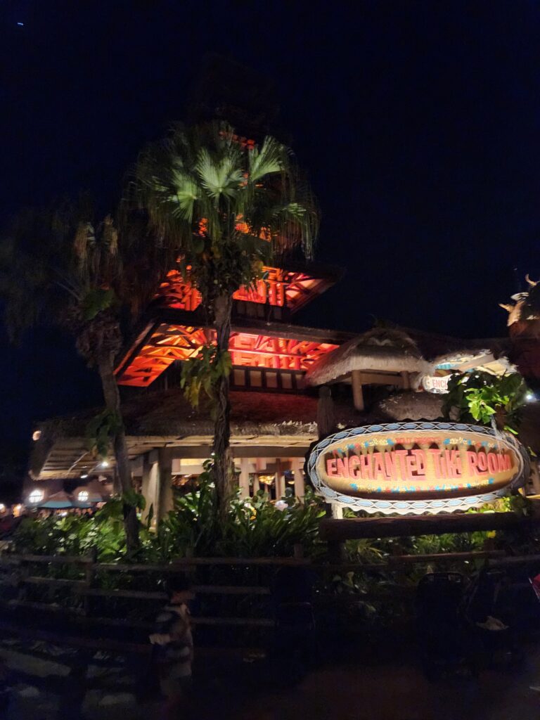 enchanted tiki room in adventureland in magic kingdom in walt disney world